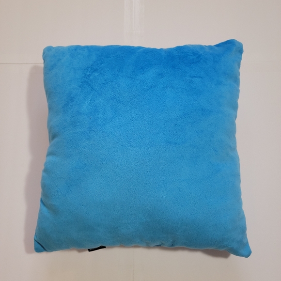 Baby Yoda plush pillow - Picture 3 of 3